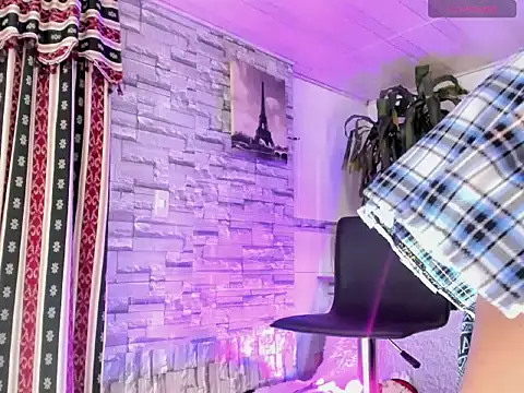 Snapshot of BeautyCatalella1 chatting on May 5, 12:57 pm BeautyCatalella1 online show from May 5, 12:57 pm