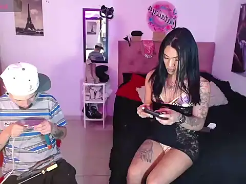 Snapshot of BeautyCatalella1 chatting on June 18, 5:39 pm BeautyCatalella1 online show from June 18, 5:39 pm