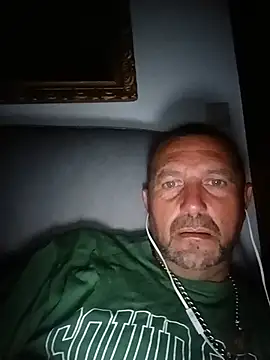 Snapshot of Frank20cmdura chatting on May 23, 1:22 am Frank20cmdura online show from May 23, 1:22 am