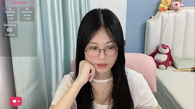 Snapshot of Luna-666 chatting on June 1, 2:19 pm Luna-666 online show from June 1, 2:19 pm