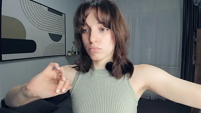 LydaAinley online show from April 28, 8:25 pm