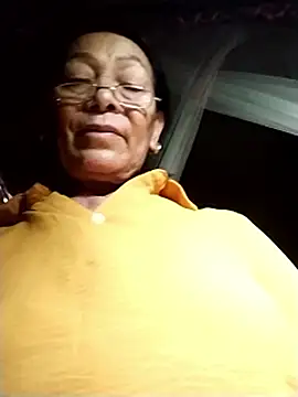 Snapshot of mouth22 chatting on June 7, 1:43 am mouth22 online show from June 7, 1:43 am