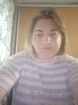 Snapshot of MiyaOlliver chatting on June 29, 11:43 am MiyaOlliver online show from June 29, 11:43 am