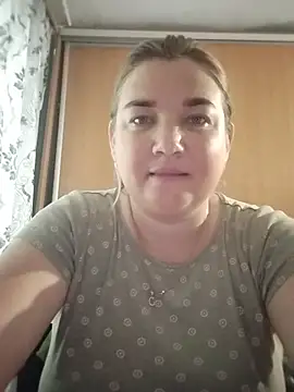 Snapshot of MiyaOlliver chatting on July 3, 9:37 am MiyaOlliver online show from July 3, 9:37 am
