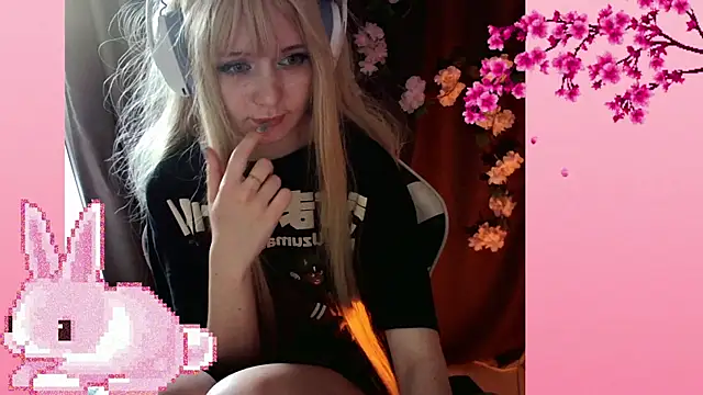 Snapshot of AmmiRinn chatting on June 9, 1:12 pm AmmiRinn online show from June 9, 1:12 pm