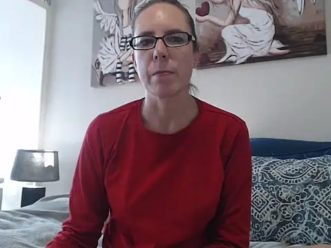 Snapshot of blondiesin50 chatting on May 13, 6:44 am blondiesin50 online show from May 13, 6:44 am