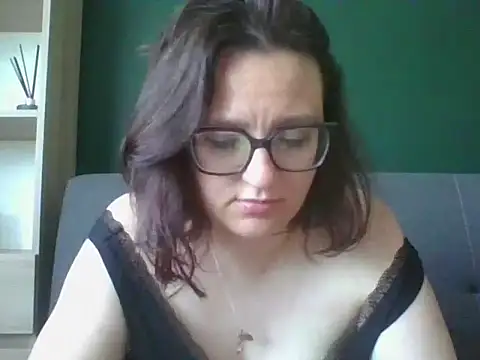 Snapshot of sensual_paris chatting on May 26, 5:25 am sensual paris online show from May 26, 5:25 am