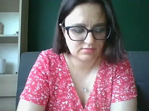 Snapshot of sensual_paris chatting on June 19, 5:23 am sensual paris online show from June 19, 5:23 am