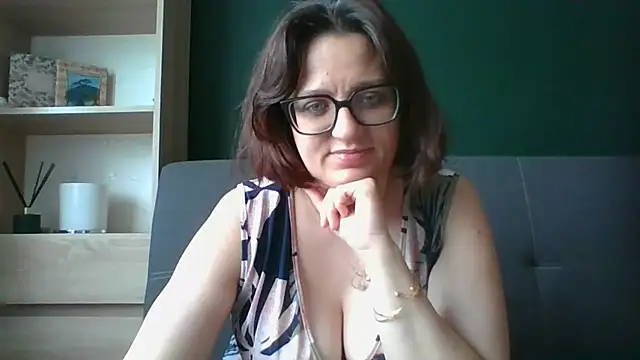 Snapshot of sensual_paris chatting on July 7, 7:23 am sensual paris online show from July 7, 7:23 am