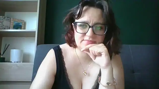 Snapshot of sensual_paris chatting on July 8, 5:23 am sensual paris online show from July 8, 5:23 am