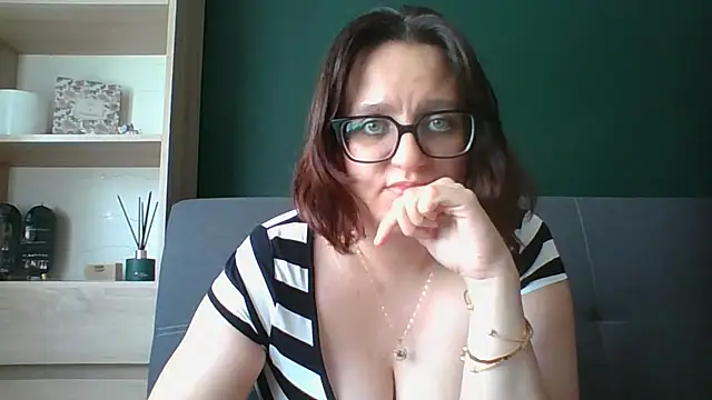 Snapshot of sensual_paris chatting on July 28, 11:17 am sensual paris online show from July 28, 11:17 am