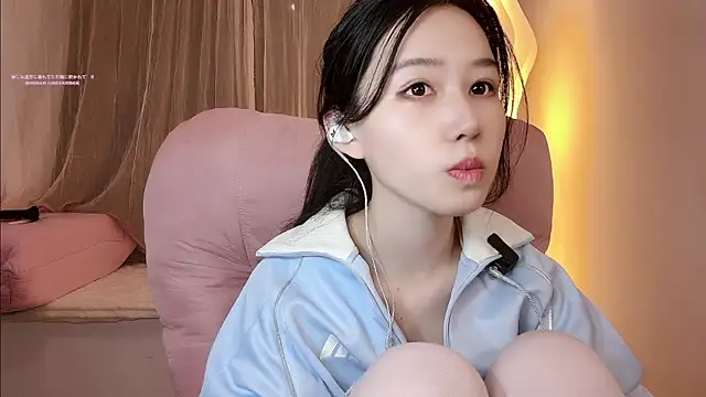 Snapshot of Kari_Young chatting on May 20, 2:12 pm Kari Young online show from May 20, 2:12 pm
