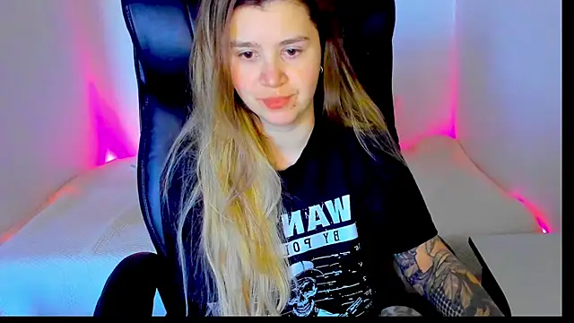Snapshot of Natali_Secret chatting on May 3, 1:28 pm Natali Secret online show from May 3, 1:28 pm