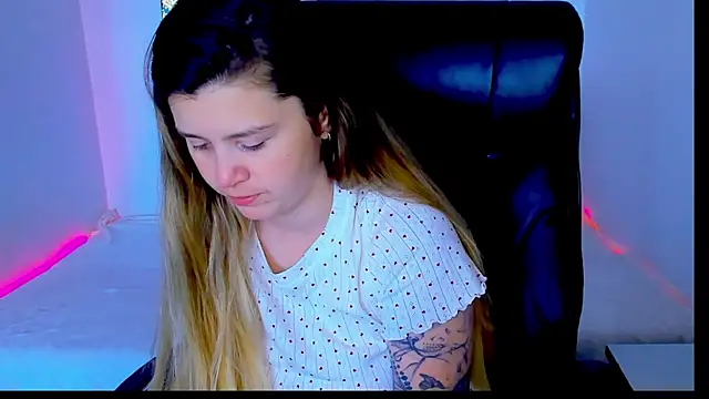 Snapshot of Natali_Secret chatting on May 28, 10:01 am Natali Secret online show from May 28, 10:01 am