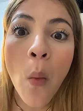 dulcemeggan online show from April 29, 5:00 am