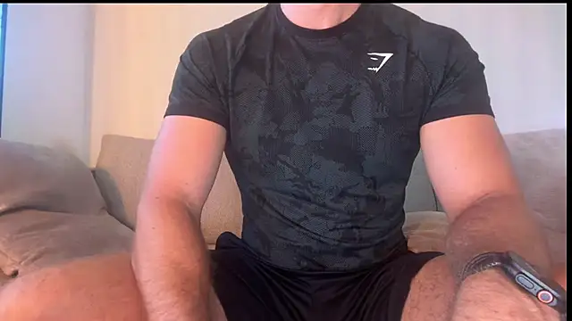 Snapshot of gymshrk chatting on August 3, 5:39 am gymshrk online show from August 3, 5:39 am