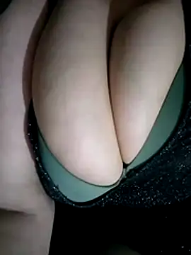 beauty-curvy online show from April 30, 1:06 pm