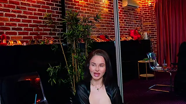 Snapshot of HannahIsabellee chatting on June 13, 12:14 pm HannahIsabellee online show from June 13, 12:14 pm