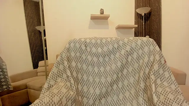 Snapshot of Kiara_Curls chatting on July 16, 11:38 am Kiara Curls online show from July 16, 11:38 am