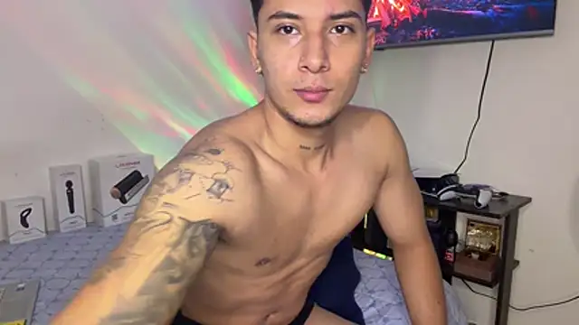 Snapshot of SexxxySquirterStev777 chatting on May 2, 8:14 pm SexxxySquirterStev777 online show from May 2, 8:14 pm