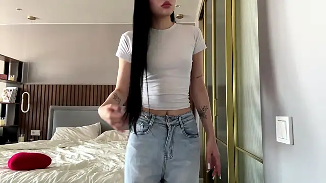 MerlynPoor online show from May 5, 6:21 am