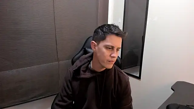Snapshot of KendricTorres chatting on June 2, 2:52 pm KendricTorres online show from June 2, 2:52 pm