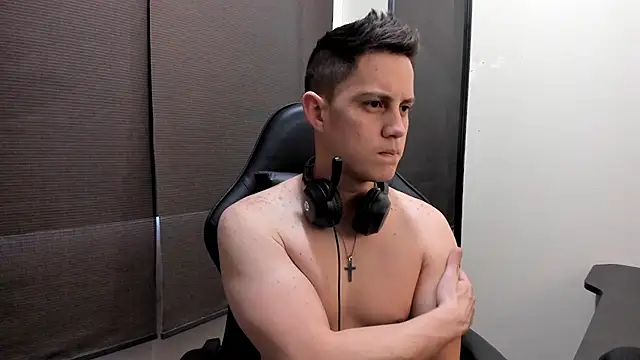 Snapshot of KendricTorres chatting on July 10, 1:47 pm KendricTorres online show from July 10, 1:47 pm