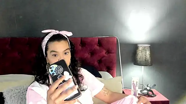 Snapshot of ZiaNoir_ chatting on July 10, 2:52 pm ZiaNoir online show from July 10, 2:52 pm