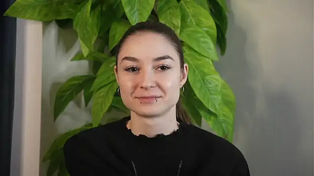 Snapshot of MinnieWerthman chatting on May 3, 3:56 am MinnieWerthman online show from May 3, 3:56 am