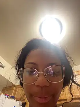 HoneyXeek online show from April 28, 3:22 am