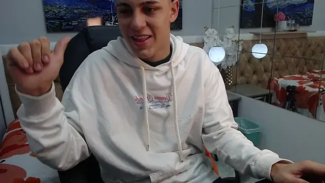 Ethanx18  online show from May 20, 5:02 am