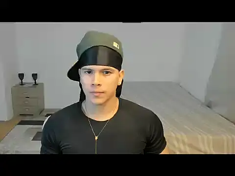Snapshot of sant_wahlberg chatting on May 16, 11:46 pm sant wahlberg online show from May 16, 11:46 pm