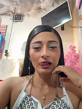 Snapshot of IsabellaMariet chatting on July 6, 3:03 pm IsabellaMariet online show from July 6, 3:03 pm