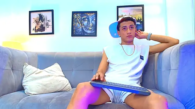 Snapshot of KING_BOYS2026 chatting on July 18, 1:43 am KING BOYS2026 online show from July 18, 1:43 am