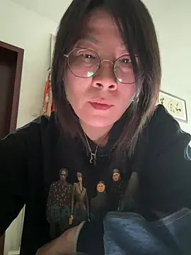 yeye 023 online show from May 2, 7:35 am
