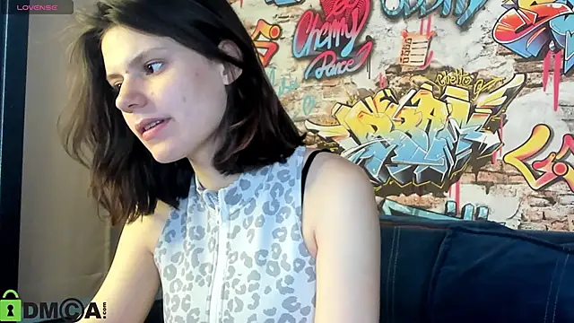 Snapshot of Kira_Be11 chatting on June 7, 1:10 am Kira Be11 online show from June 7, 1:10 am