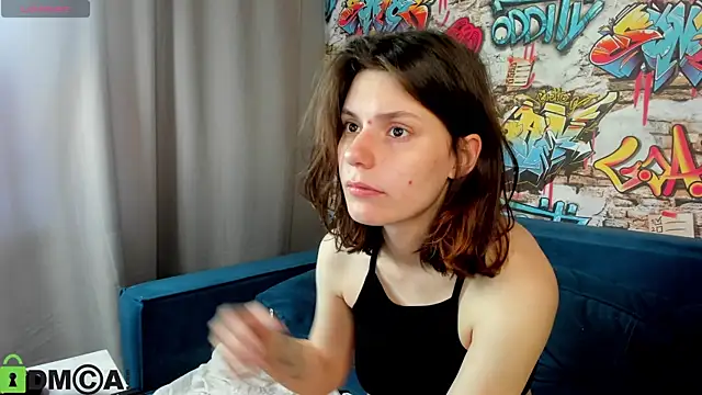 Snapshot of Kira_Be11 chatting on June 16, 1:08 am Kira Be11 online show from June 16, 1:08 am