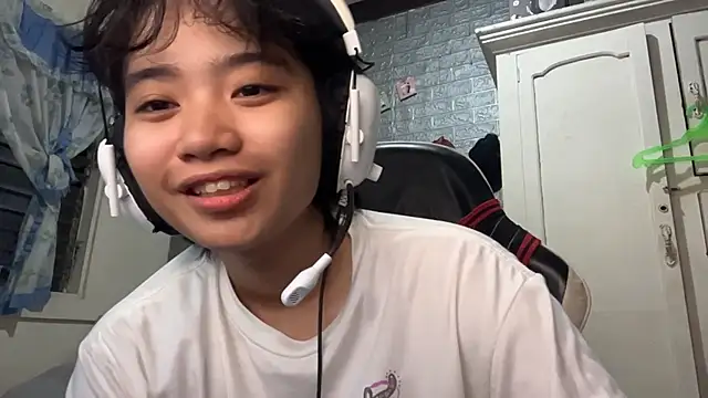 SusannahDiffee online show from April 30, 1:17 pm