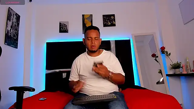 Snapshot of Jay_raze chatting on May 7, 11:48 am Jay raze online show from May 7, 11:48 am