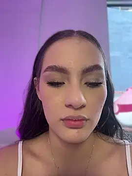 Snapshot of Megann_Rousee chatting on June 2, 12:40 pm Megann Rousee online show from June 2, 12:40 pm