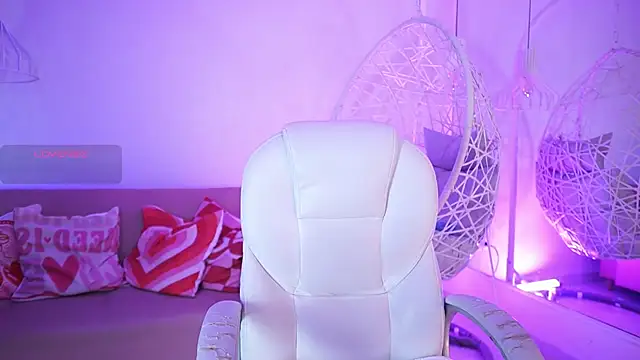 VioletJoness  online show from June 26, 11:36 am