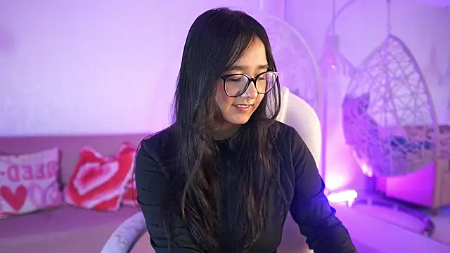 VioletJoness  online show from June 30, 11:44 am