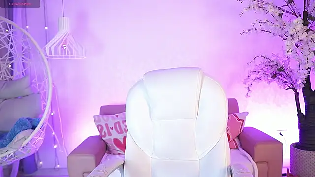 VioletJoness  online show from July 21, 11:34 am