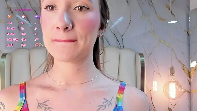 Snapshot of Hannah_Lane chatting on May 8, 12:10 pm Hannah Lane online show from May 8, 12:10 pm