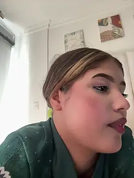 Snapshot of Zoe_rousse01 chatting on July 3, 9:32 pm Zoe rousse01 online show from July 3, 9:32 pm