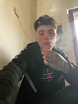 denysio89 online show from April 30, 5:14 am