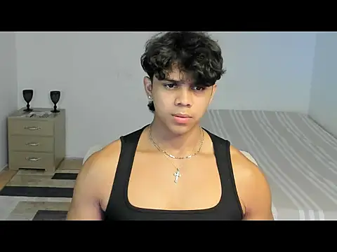 Snapshot of noahprada chatting on May 12, 6:21 am noahprada online show from May 12, 6:21 am
