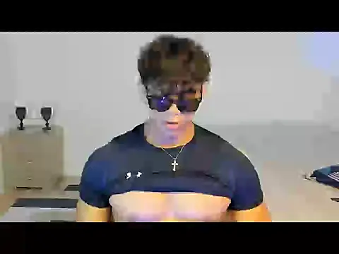 Snapshot of noahprada chatting on May 16, 3:47 am noahprada online show from May 16, 3:47 am