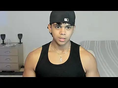 Snapshot of noahprada chatting on May 21, 3:57 am noahprada online show from May 21, 3:57 am