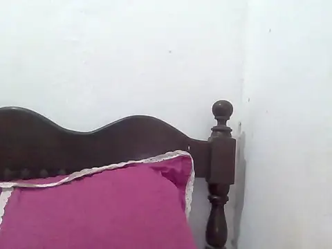 Snapshot of Xoeni chatting on May 15, 11:23 pm Xoeni online show from May 15, 11:23 pm